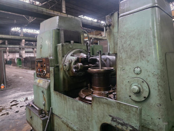Vertical gear hobbing machine 5M32A
